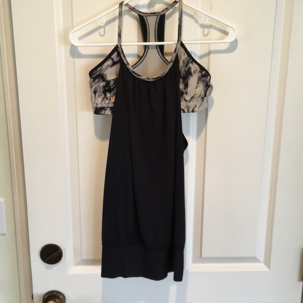 Lululemon tank top sports bra size 6